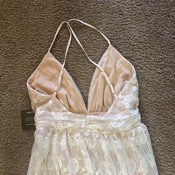 NWT Lulu’s Wedding Dress - Picture 6 of 9